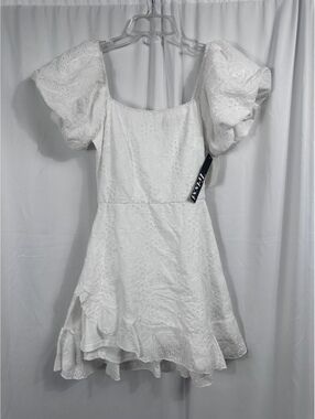 Trixxi White Puff Sleeve Embroidered Dress Size Small